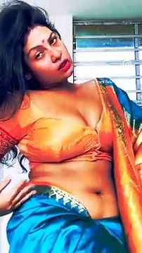 hot bhojpuri beauty sexy saree hot navel