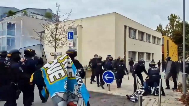 Incidents hier près de Nantes en marge d'une réunion publique de Sébastien Chenu du Rassemblement National, quand des opposants de gauche ont tenté d'empêcher la tenue de l'évènement