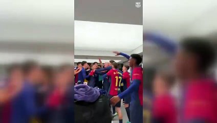 Barcelonalı futbolcular, tarihi galibiyeti doyasıya kutladı