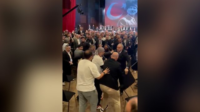 Beşiktaş Kulübü 2024 Yılı Olağan İdari ve Mali Genel Kurul Toplantısı’nda kavga