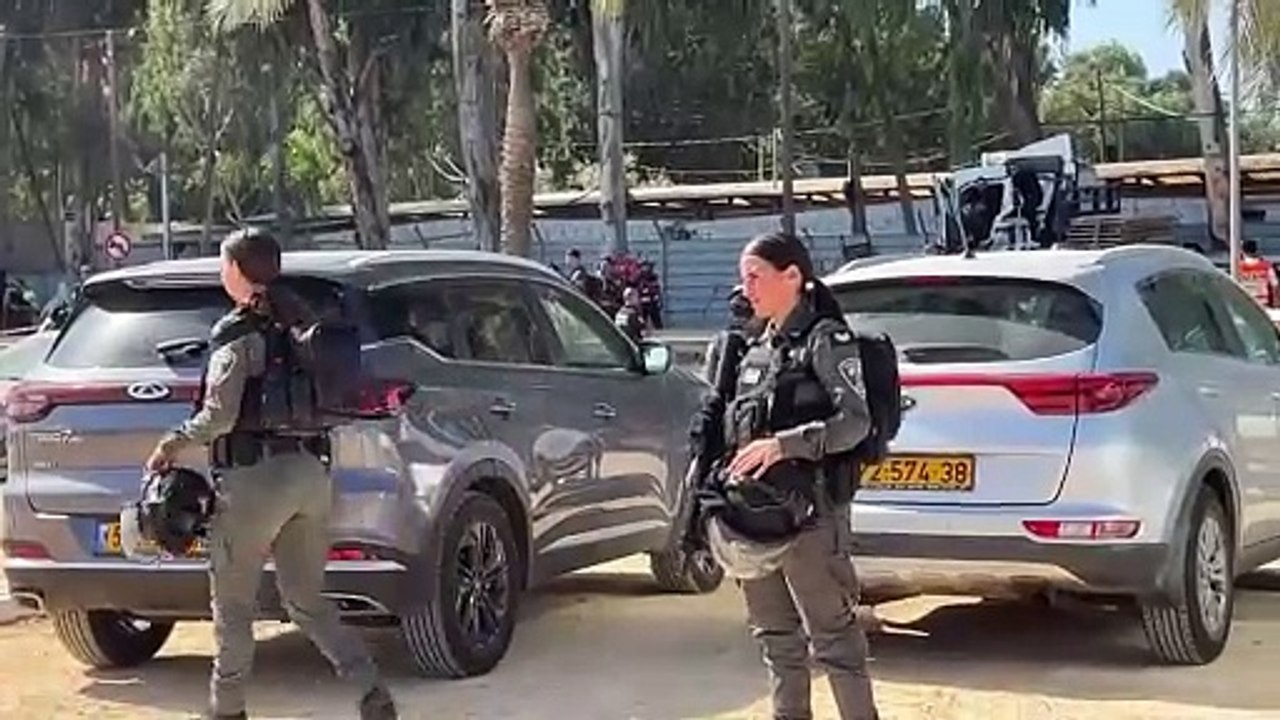 Israel: Lkw fährt in Bushaltestelle – viele Verletzte