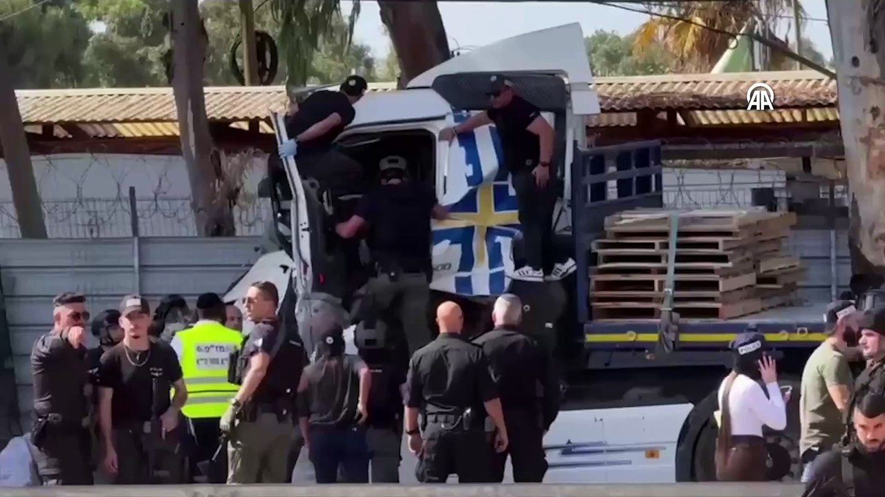 İsrail'in Ramat HaSharon kentinde bir kamyonun durağa girmesi sonucu 10'u ağır en az 40 kişi yaralandı