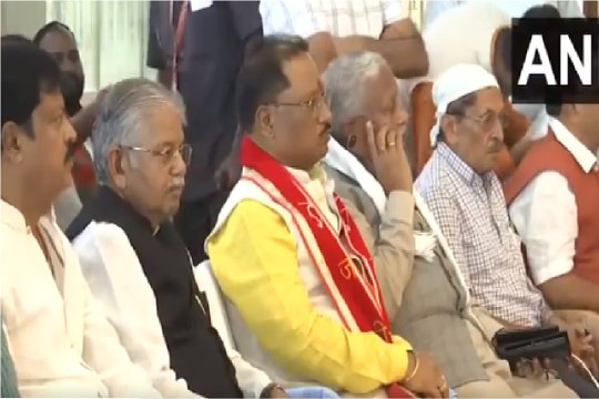 CM साय ने सुना प्रधानमंत्री नरेंद्र मोदी का मासिक रेडियो कार्यक्रम मन की बात, देखें Video ...