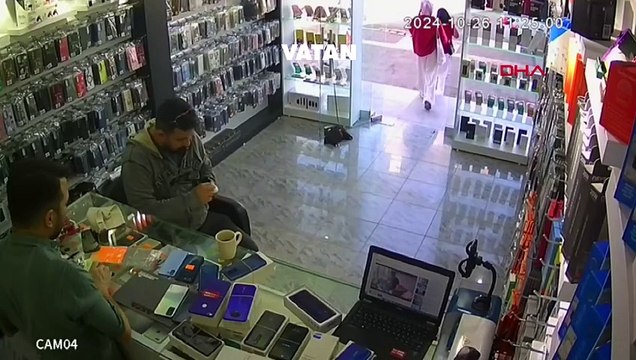 Mersin'de kız çocuklarının sevdiği yavru köpek saniyeler içinde öldü!