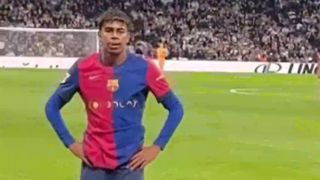 En portada | Insultos racistas en la grada del Santiago Bernabéu durante el clásico a los jugadores del Barça