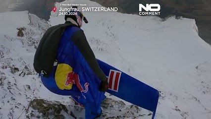 No Comment. Un wingsuit révolutionnaire repousse les limites du vol humain