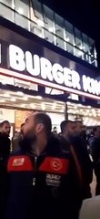 Gübre döktüler: Büyük Doğu Akıncıları’ndan Burger King'e protesto!