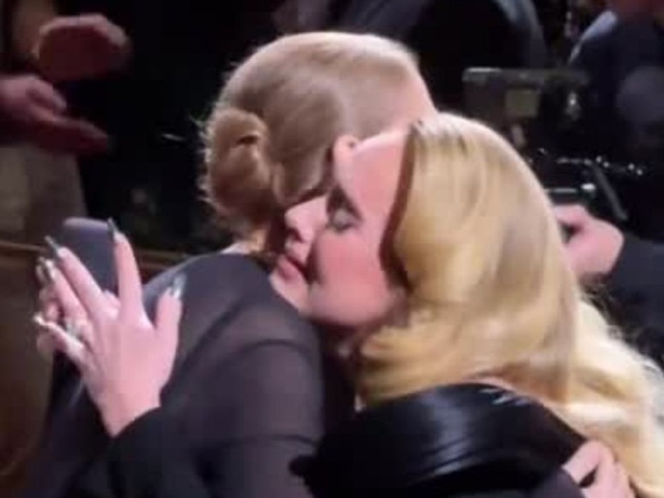 Tränen bei Adele: Rührender Moment mit Céline Dion