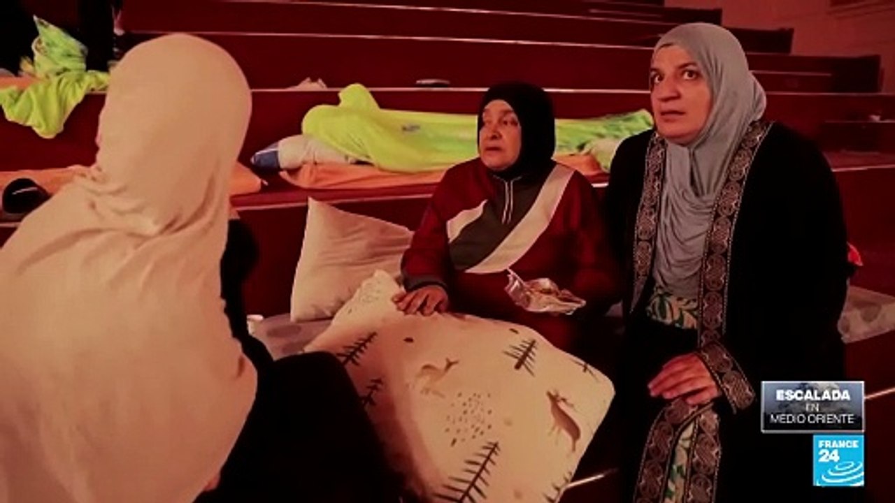 Desplazados libaneses se refugian en un teatro de Beirut por bombardeos israelíes