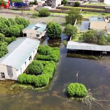 Inondations : l’hôpital de district de Gozator abandonné à son propre sort par les autorités, transformé en bassin de rétention d’eau et refuge pour des animaux aquatiques. Plus rien ne fonctionne à l’intérieur, hormis le bruit des insectes. La population