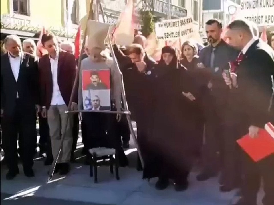 Bahçeli'nin çağrısına Trabzon'da protesto: Öcalan ve Netanyahu'nun maketine idam