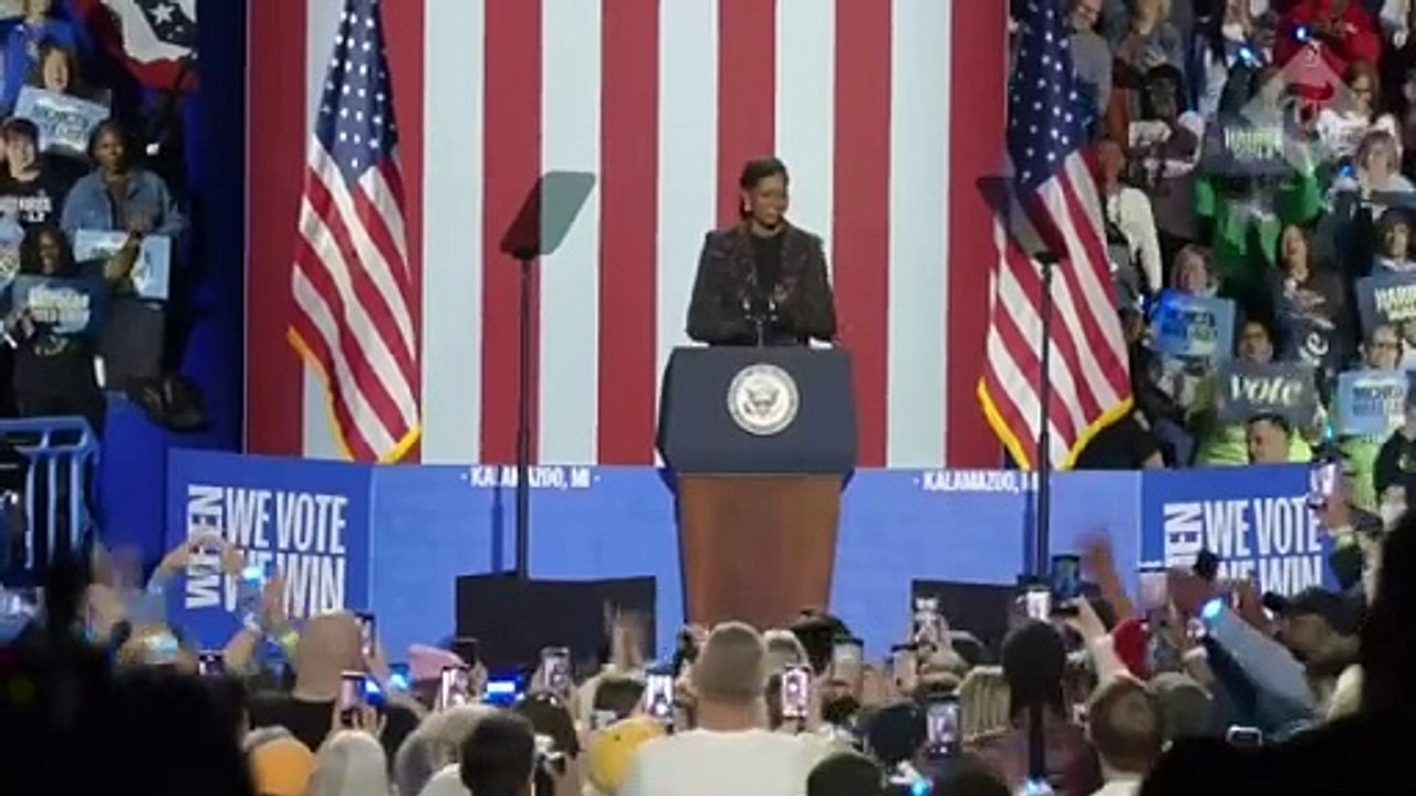 Michelle Obama's full speech while rallying with Kamala Harris in Michigan