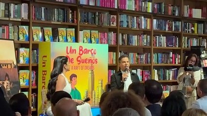 Presentan en Miami el libro "Un barco de sueños", la historia de resiliencia de Jenisbel Acevedo