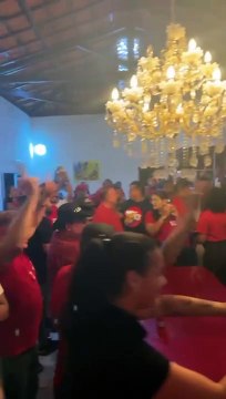 Apoiadores de Caetano comemoram vitória do petista em Camaçari