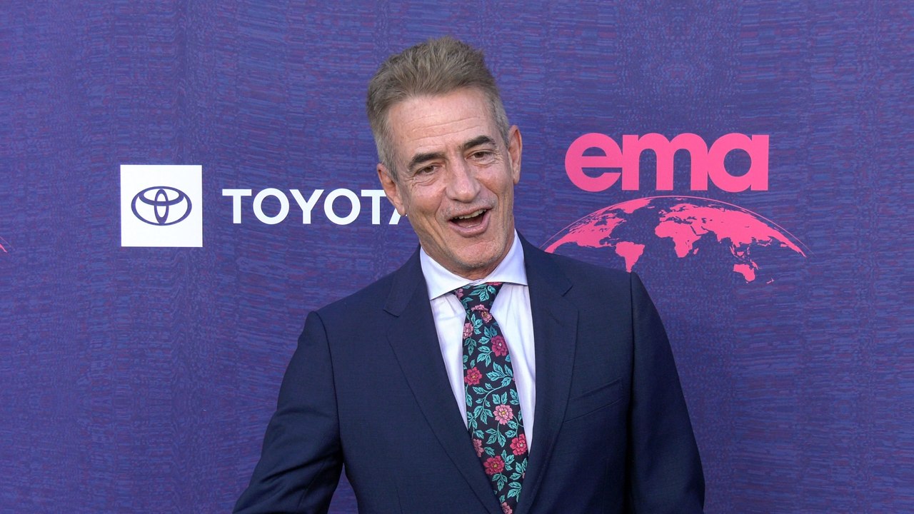 Dermot Mulroney 34th Annual Environmental Media Association (EMA) Awards Gala Green Carpet