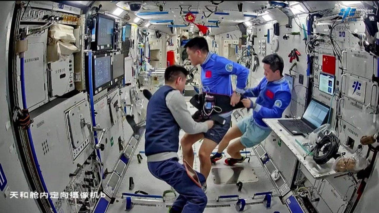 Chinese Astronauts:  Conduct Experiments And Maintenance On Tiangong Space Station