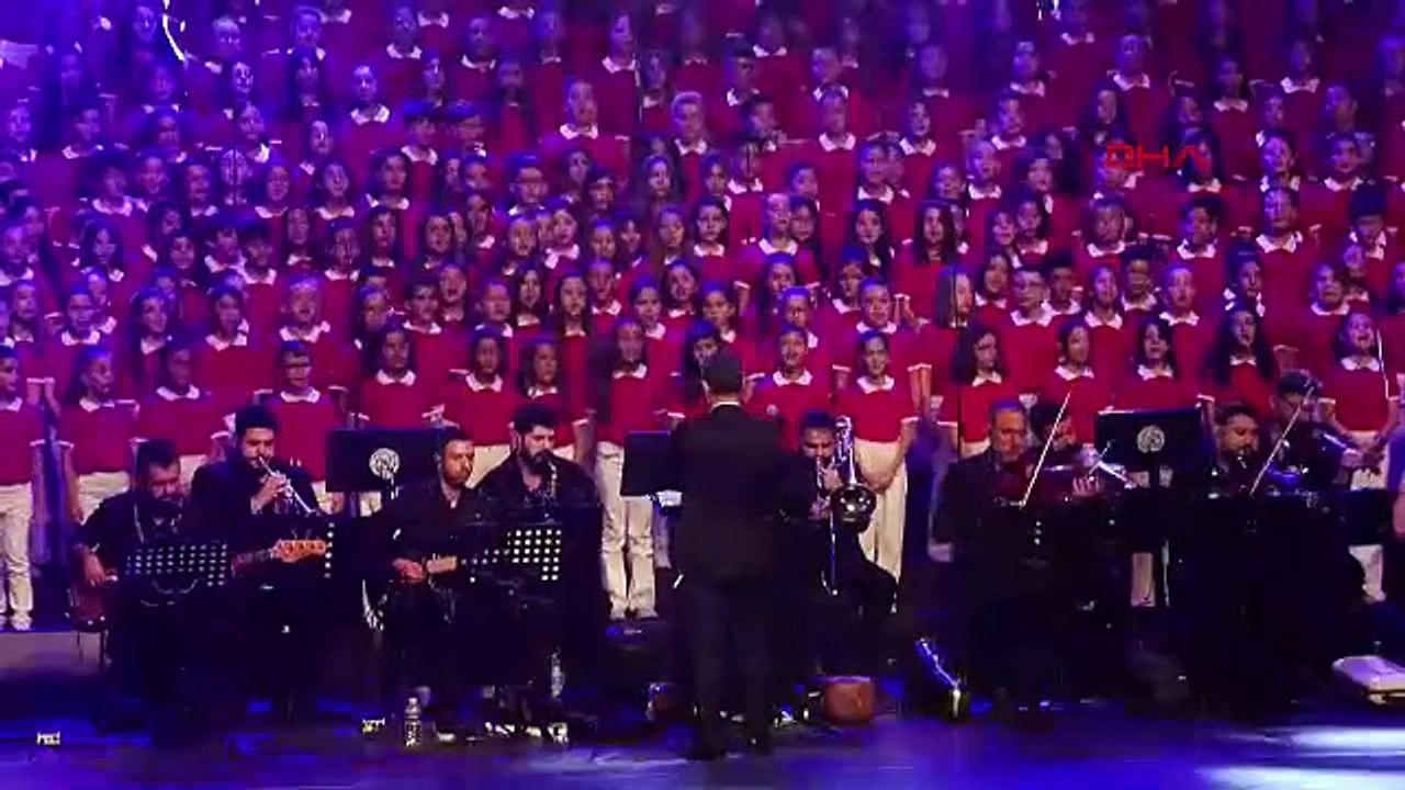 Bahçeşehir Koleji, ‘cesaret’ temalı Cumhuriyet Gençleri Konseri düzenledi
