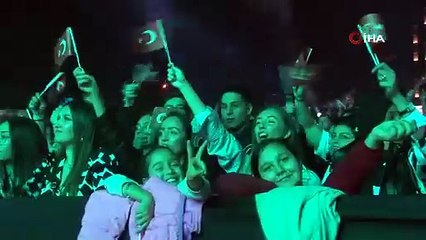 Bursa'da Cumhuriyet coşkusu Berkay’la zirve yaptı