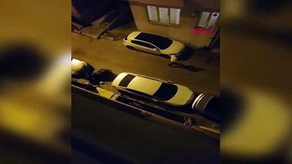 Kağıthane'de bir erkek bıçakla iki kardeşi tehdit etti: Açın kapıyı sizi seviyorum