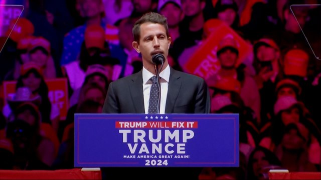 Nueva polémica en la campaña de Trump tras asegurar un invitado a su acto en Nueva York que Puerto Rico es una isla flotante de basura