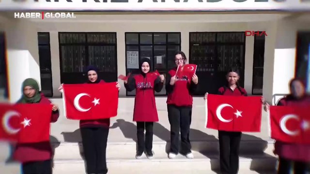 Malatya'da 500 kız öğrenciden 29 Ekim koreografisi