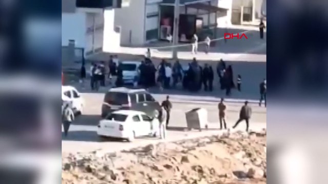 Apartmanda taşlı sopalı 'aidat' kavgası; 11 yaralı