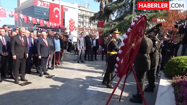 Bursa'da cumhuriyetin 101. yılı çelenk töreniyle kutlandı