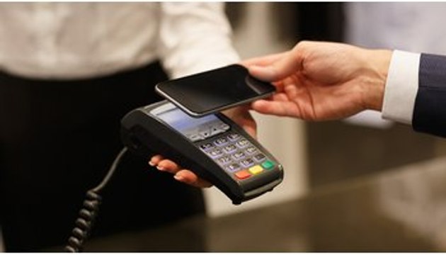 Pos obbligatorio, passo indietro di Meloni? Come potrebbe cambiare la soglia dei 60 euro