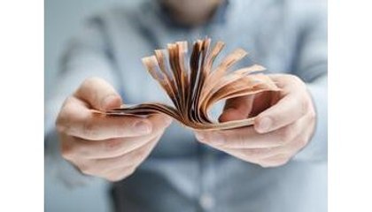 Si può pagare lo stipendio in contanti?