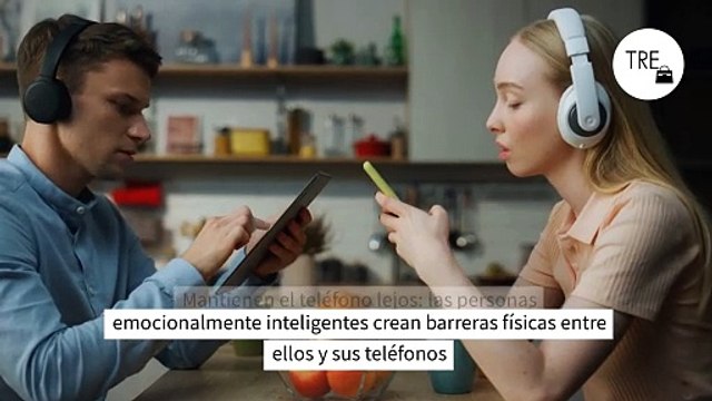 La gente más inteligente emocionalmente siempre hace estas tres cosas con sus teléfonos según una experta de Harvard