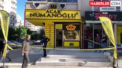 Kasklı Soyguncu Kuyumcuyu Vurarak Altınları Çaldı