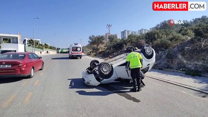 Kuşadası'nda Takla Atan Otomobilde Sürücü Yaralandı