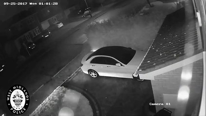 Mercedes con chiave elettronica, attenzione al furto d'auto - VIDEO