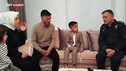 Minik Yiğit Eymen'in İstiklal Marşı hassasiyeti