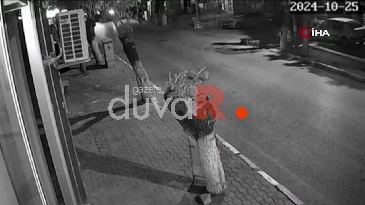 İzmir'de genç kadına sokakta saldırı: Boynundan bıçaklayıp kaçtı