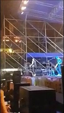 E Gianna Nannini dal palco di Francavilla grida: Grazie al sindaco rock
