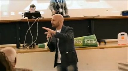 L'inviato di Striscia la Notizia incontra gli studenti della d'Annunzio