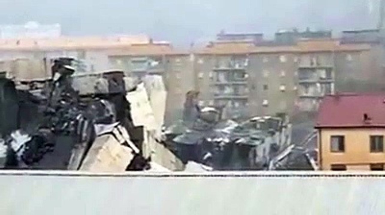 "Oh mio Dio", il terrore in diretta a Genova