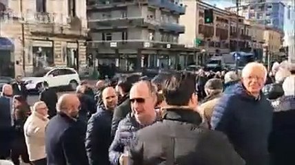I funerali di Bruno Pace, folla a San Cetteo