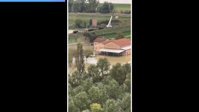 Il sorvolo con l'elicottero: gli allagamenti nel Ferrarese