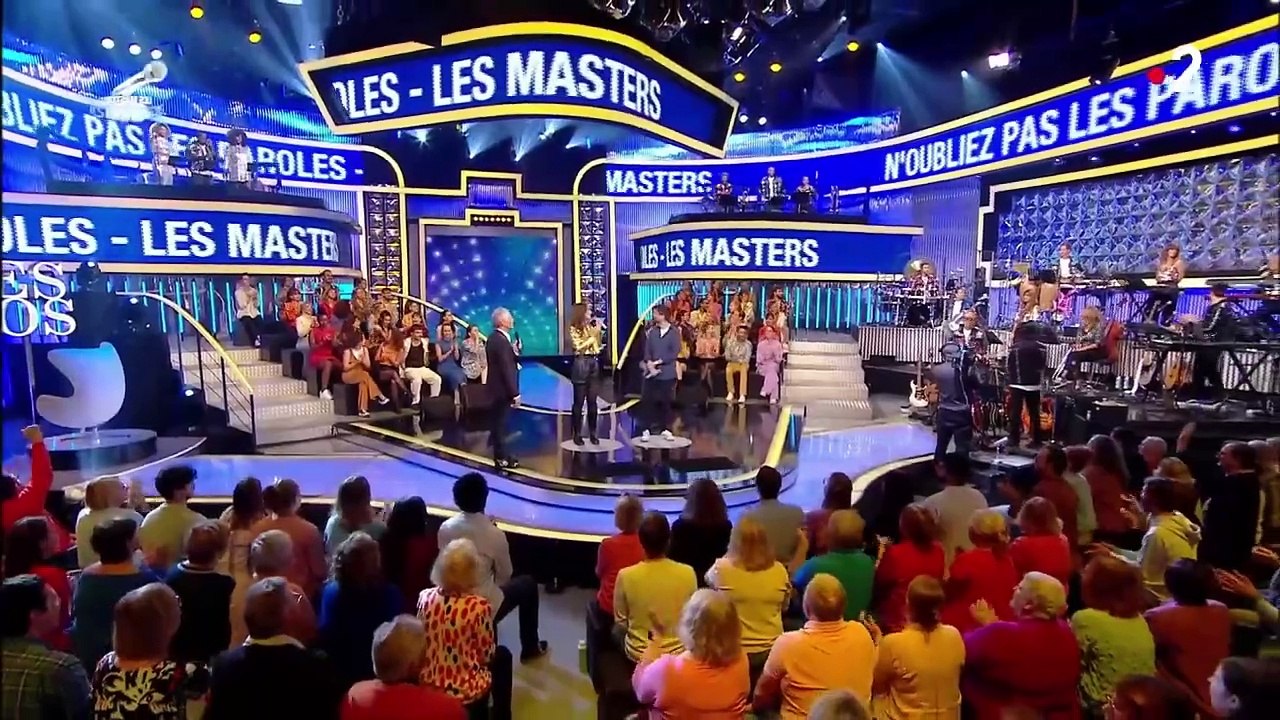 Héloise (N'oubliez pas les paroles) joue les cupidons avec un musicien