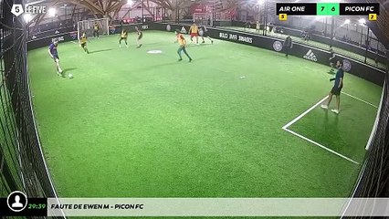 Faute de Ewen M - PICON FC