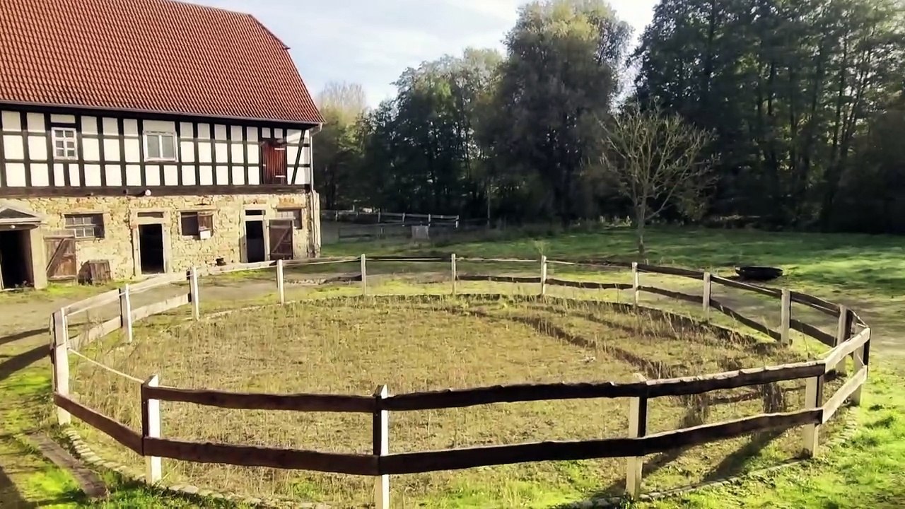 + + EINLIEGERWOHNUNG SCHEUNE MEUCHA RUNDGANG + +