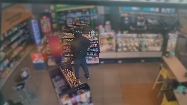 Câmera de segurança flagra assalto em posto de combustíveis de Piracicaba