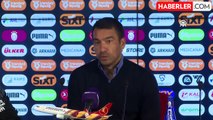 Giovanni van Bronckhorst, derbi sonrasında konuşurken kendisini zor tuttu