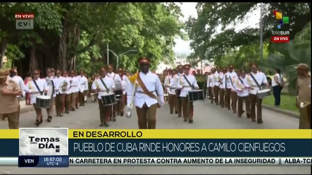 Pueblo cubano rinde honores a Camilo Cienfuegos