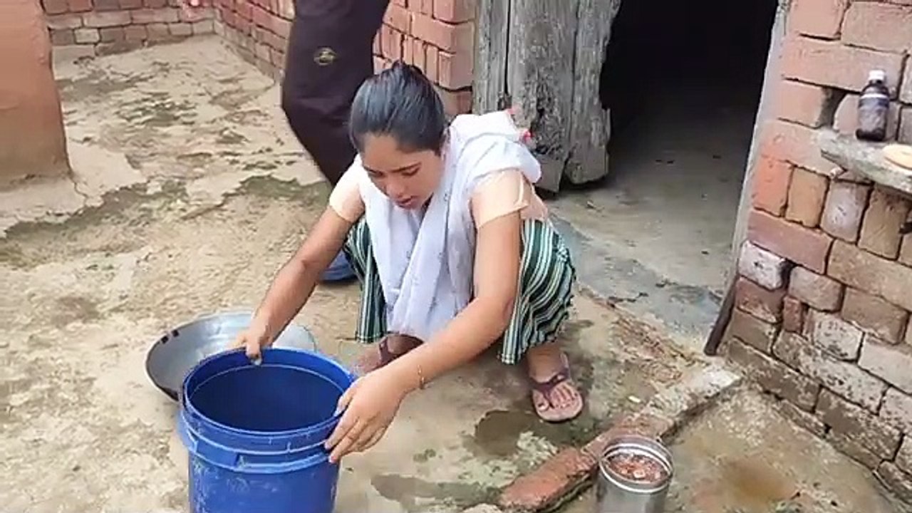 बारिश से पूरे घर में काई लग गई #desivlog #shivanikumariofficial