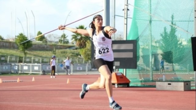 Sarıyer'de milli sporcu Selene Durna 6'ncı kattaki evinin balkonundan düşerek hayatını kaybetti