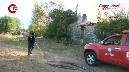 Menteşe'de ev ve ahır yangını söndürüldü
