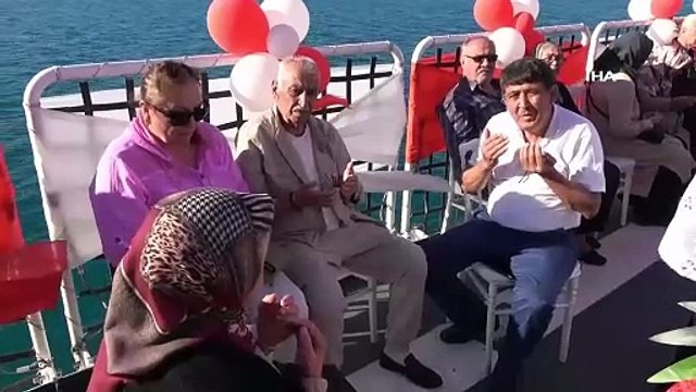 Şehit yakınları ve gaziler yerli gemideydi... Mavi Vatan'da müthiş gösteri